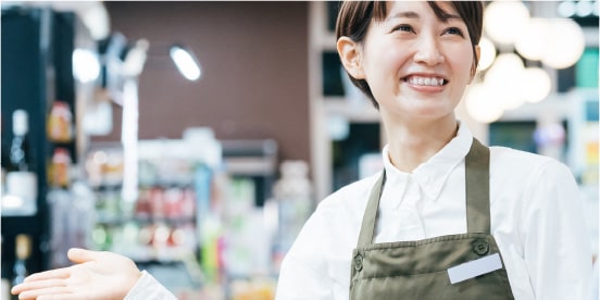 食材販売店のスタッフ