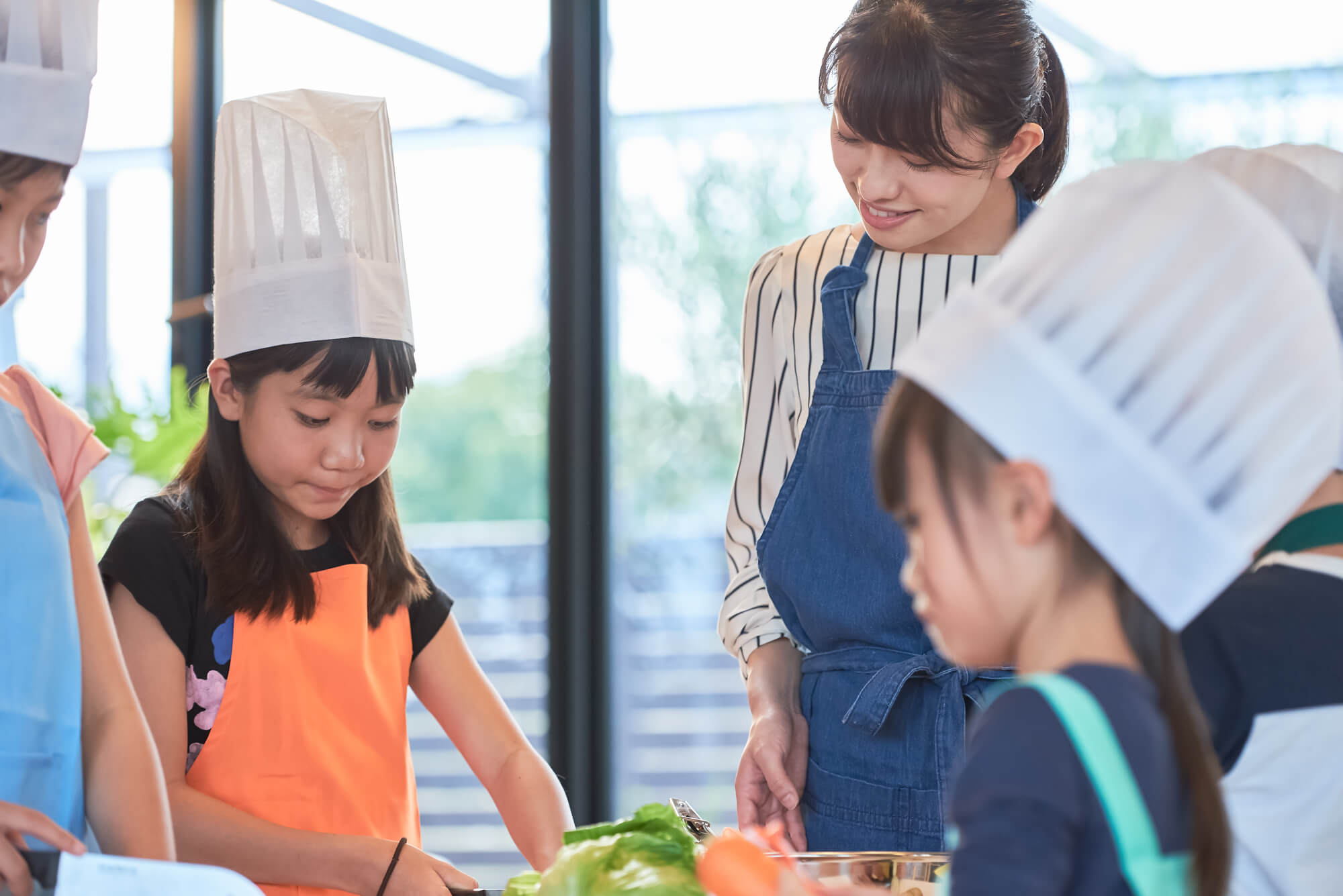 多くの子供と関わることができる仕事とは？