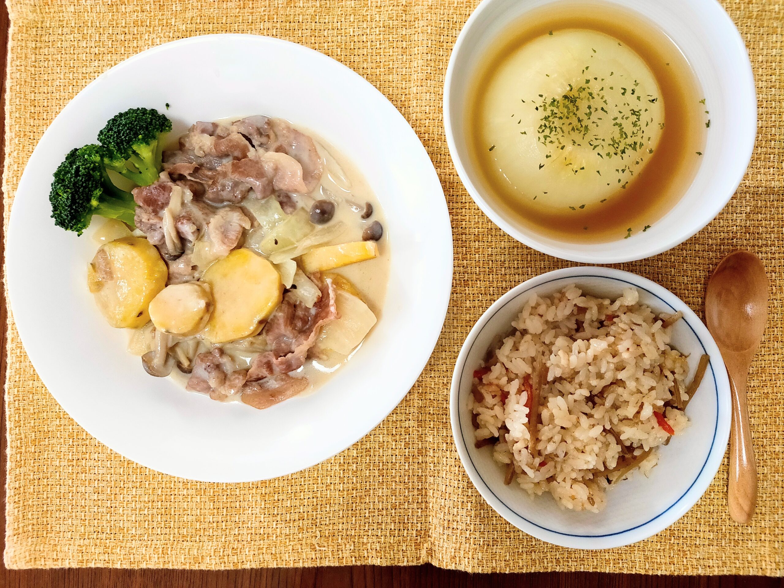 管理栄養士としてヴィーガンやアレルギー食、時短レシピの提案、ミールキット開発、オンライン食事指導など多岐にわたって活躍中。<br />
身体の中から美しく健康的に痩せることをモットーに、正しい栄養学やダイエット方法を伝授しあなたをプロへ導きます。