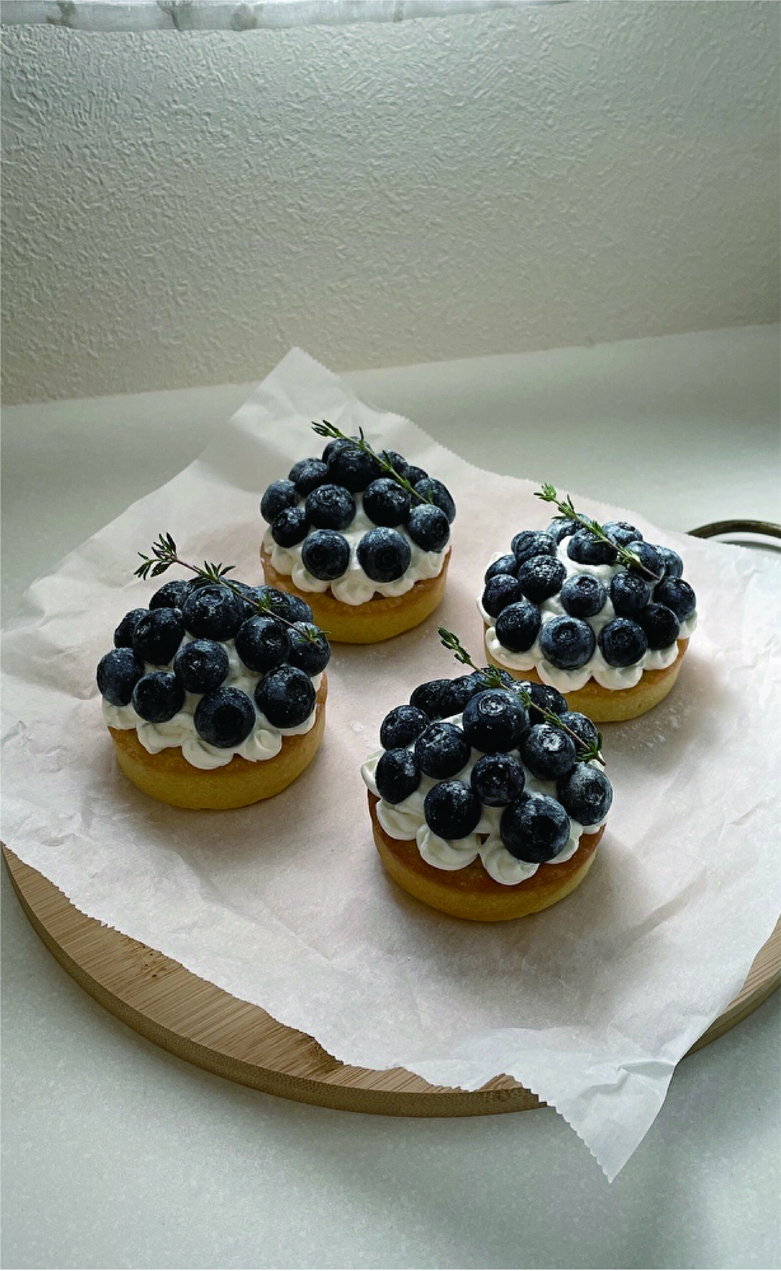 おうち時間をより楽しく充実したものにしたいと、もともと好きだったお菓子作りにさらに夢中になったことがきっかけで、Instagramにて手作りお菓子の投稿を開始。<br />
さまざまな情報発信メディアに写真掲載の経験もあり、おうちカフェをメインとしたお菓子作りに関するアイデアを発信中。<br />
美味しいと喜んで食べてくれる方の笑顔が大好きで、手作りお菓子作りを続けています。