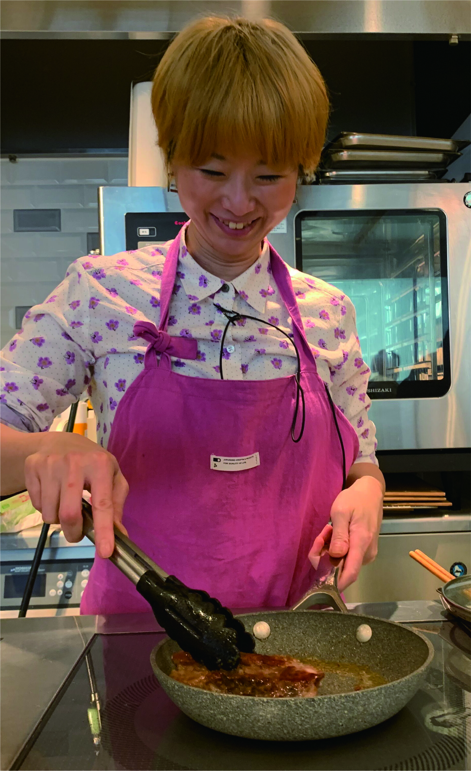 企業研修や料理教室などを通じ、プロから初心者まで幅広く講座を行う、スパイスのスペシャリスト。<br />
「食材のおいしさを引き立てる、独自の組み合わせのスパイス料理」にも定評があり、スパイス講座だけでなく料理教室も人気。<br />
テレビ、雑誌等メディアへの出演も多数。<br />
<br />
●HP<br />
https://www.ateliercroisement.com/<br />
<br />
●Instagram<br />
@norikohinuma(https://instagram.com/norikohinuma/)